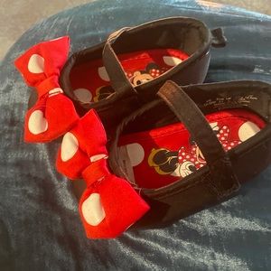 Disney Minnie Mouse shoes - size 12-18 month